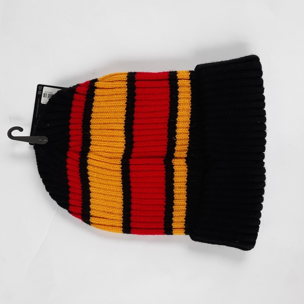 💕Hogwarts colored beanie. NWTs women’s beanies
